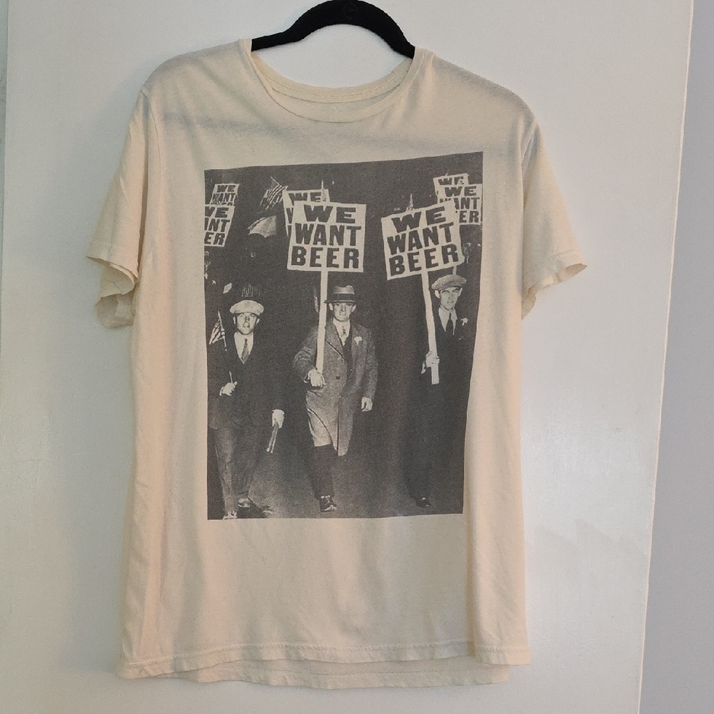Cream Short Sleeve Tee with Vintage Graphic